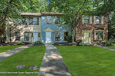 32 Jason Ct - Lakewood, NJ