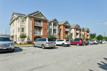 Carolina Place Apartments - Jacksonville, NC