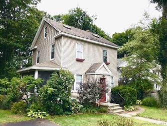 246 Goffe Terrace - New Haven, CT