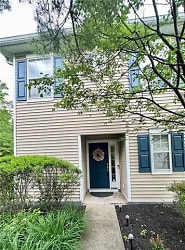 872 Nittany Ct - Allentown, PA