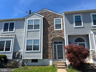 104 Spruce Ln - Collegeville, PA