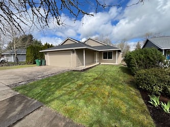 1229 33rd Pl - Forest Grove, OR