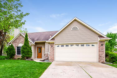 8867 Sundrop Rd - Indianapolis, IN