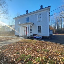 3 Packers Falls Rd - Newmarket, NH