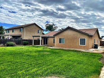 2022 Muscat Ave - Tulare, CA