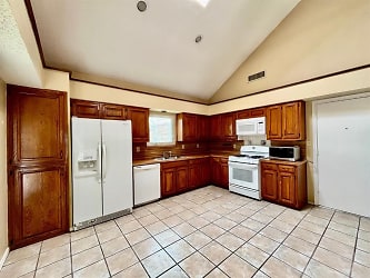 324 Lakewood Ct - Coppell, TX