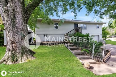 12800 E 49th Terrace S - Independence, MO