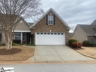 407 Clare Bank Dr - Greer, SC