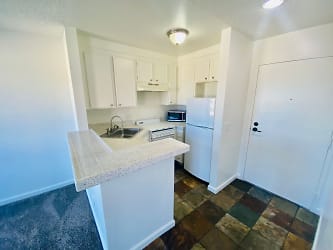 3950 Cleveland Ave unit 208 - San Diego, CA