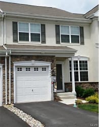 6149 Valley Forge Dr - Coopersburg, PA