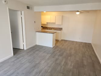 5301 Lennox Ave unit One - Bakersfield, CA