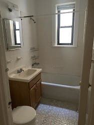 28-04 33rd St unit 2 - Queens, NY