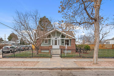 3291 S Pearl St - Englewood, CO