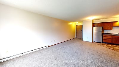 1018 Southland Ln unit 5 - Brookings, SD