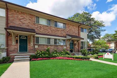 Arlington Apartments & Townhomes - Royal Oak, MI