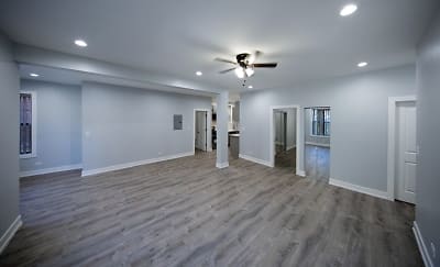 7663 N Rogers Ave unit 1 - Chicago, IL