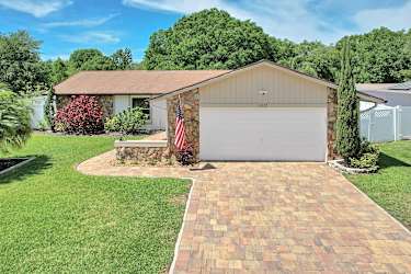 15522 Timberline Drive - Tampa, FL