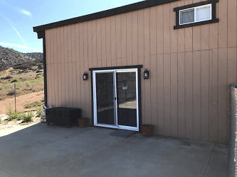 335 Tiger Mountain Rd unit Barn - Palmdale, CA