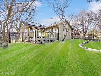 3411 Pomeroy Rd - Downers Grove, IL