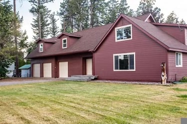 420 Mountain View Dr - Kalispell, MT