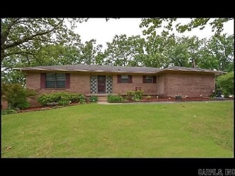 5025 Lakeview Rd - North Little Rock, AR