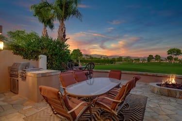 348 Tomahawk Dr - Palm Desert, CA