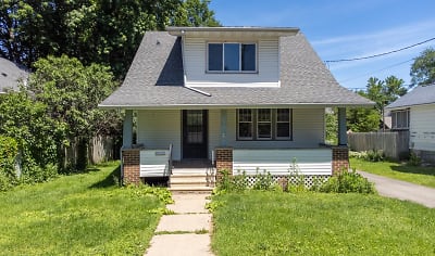 715 2nd St NW - Rochester, MN