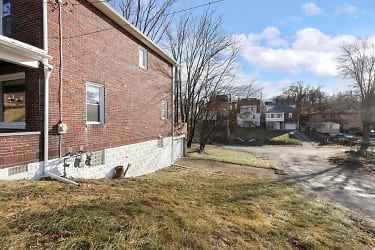 450 Wylie Ave - Clairton, PA