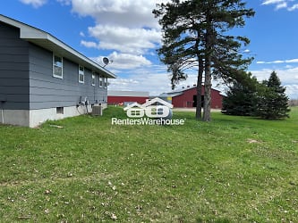 15379 268th St - Lindstrom, MN