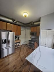 1058 N Rockwell St unit 2F - Chicago, IL