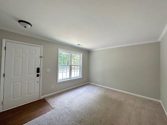 69 Red Ln - Raleigh, NC