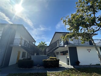 300 S Nimbus Ave #6 - Clearwater, FL