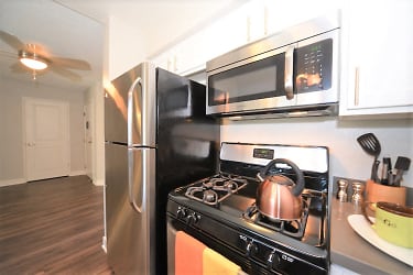 4250 Coldwater Canyon Apartments - Studio City, CA