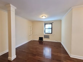 18-36 21st Dr unit 1R - Queens, NY