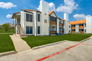 Bella Via Apartments - Fort Worth, TX