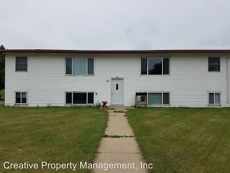2125 2nd Ave SW - Minot, ND