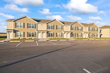 Falcon Place Townhomes Apartments - Mascoutah, IL