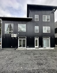 500 S Almon St unit 3 - Moscow, ID