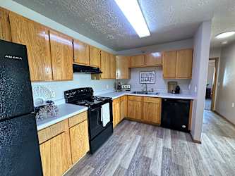 1405 Seneca St unit 3 - Storm Lake, IA