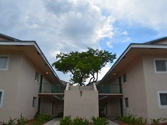 Palm Island Club Apartments - Tamarac, FL