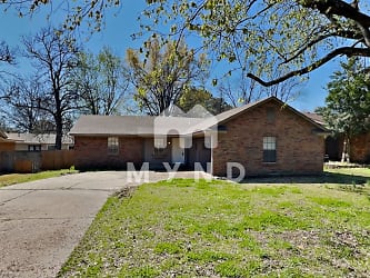 747 Old Forge Rd - Southaven, MS
