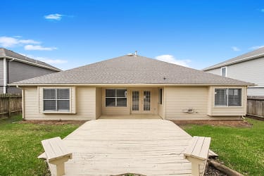 279 Indian Falls S - Montgomery, TX