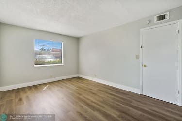 1015 NE 17th Ave #101 - undefined, undefined