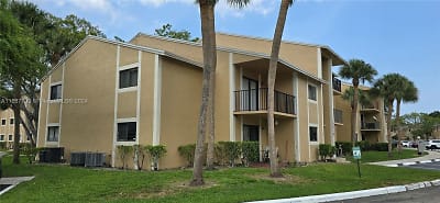 9491 Palm Cir S #201 - Pembroke Pines, FL