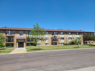 4325 10th Ave SW - Fargo, ND