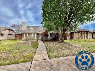 324 Lakewood Court - Coppell, TX