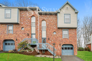 2305 Timberglen Dr - Imperial, PA