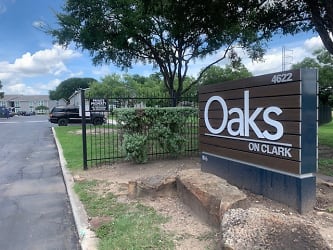 Oaks On Clark Apartments - San Antonio, TX