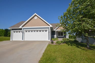 1309 Turnberry Dr SE - Rochester, MN