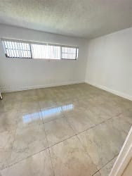 2462 NW 52nd Ave #2462 - Lauderhill, FL